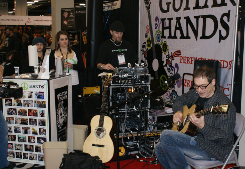 2011-guitarhands